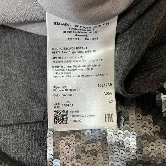 NWT ESCADA Silver Sequins Sleeveless Top
Size 42- Large - Picture 6 of 8